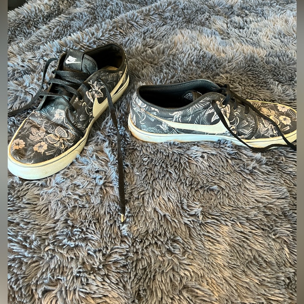 Nike shoes